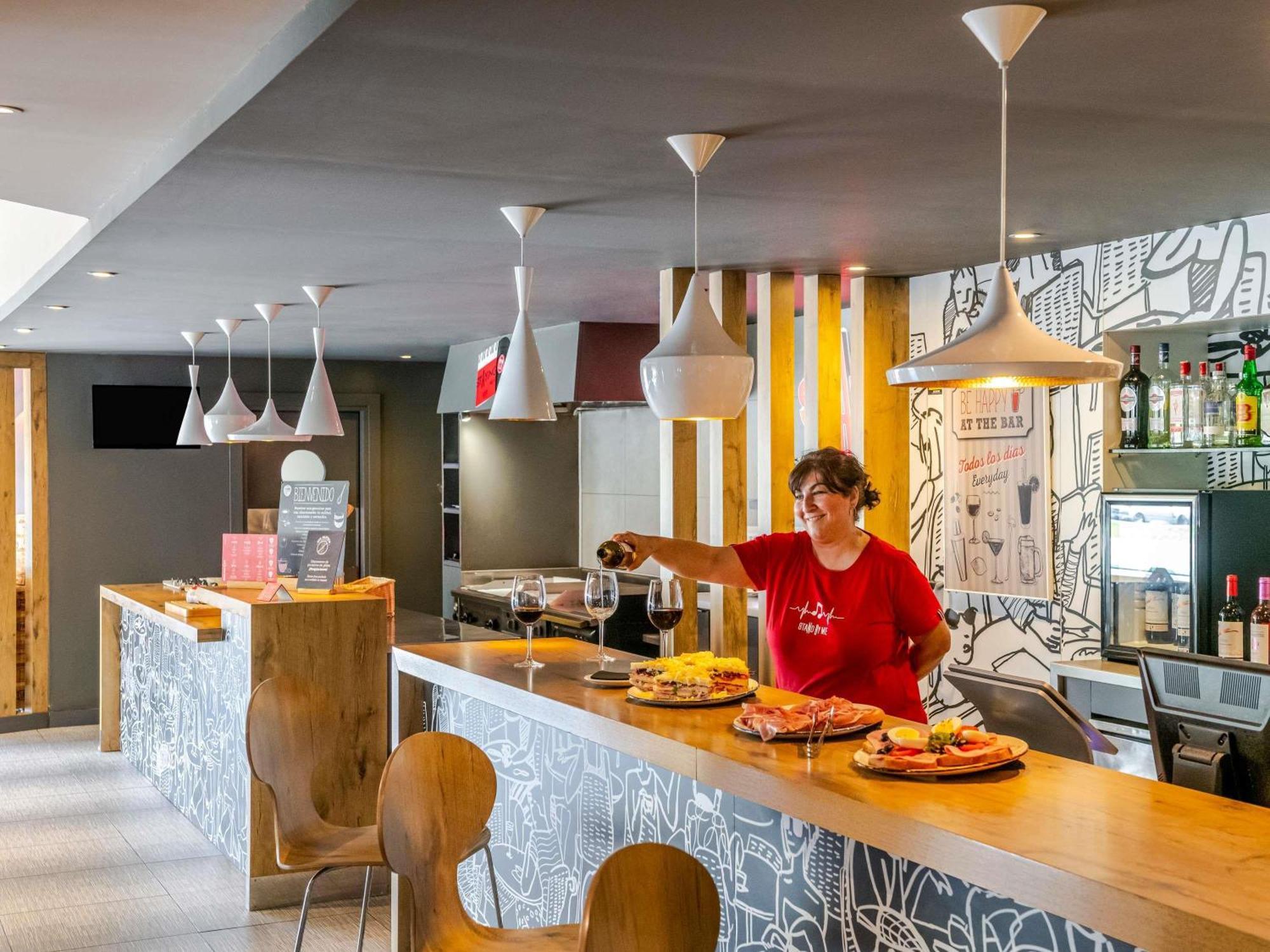 Ibis Bilbao Barakaldo Hotel Buitenkant foto