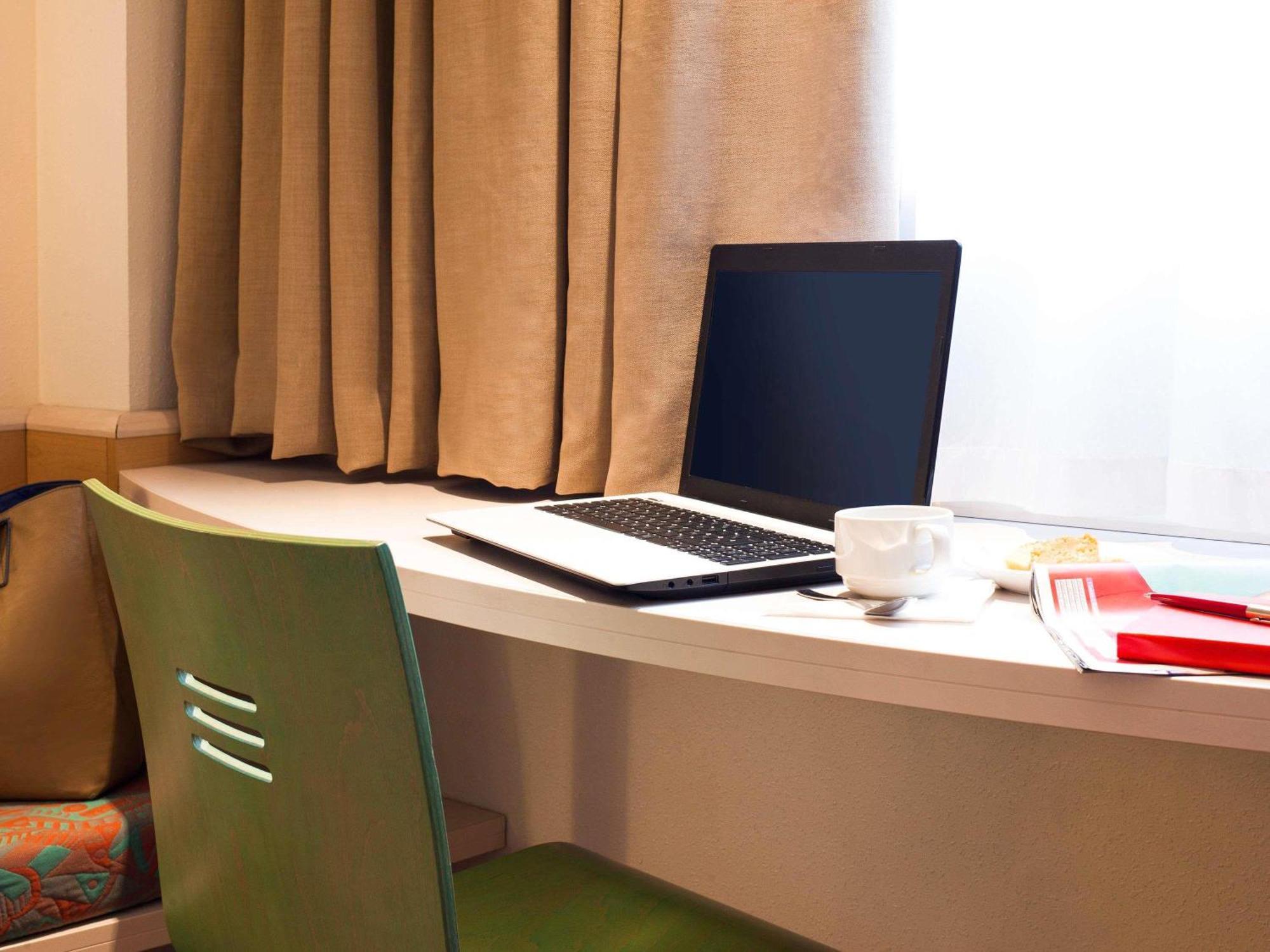 Ibis Bilbao Barakaldo Hotel Buitenkant foto