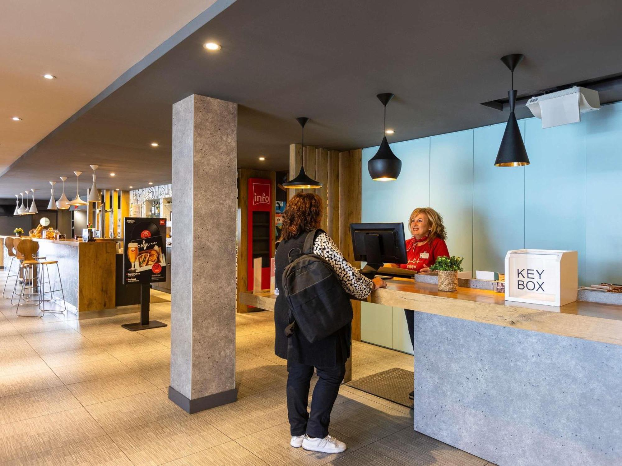 Ibis Bilbao Barakaldo Hotel Buitenkant foto